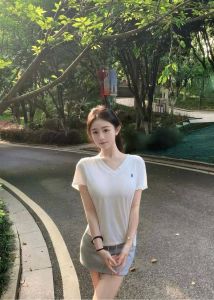 兼职小蛮腰嫩妹
