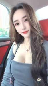 大臀大胸妹