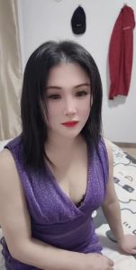 一字马瑜伽骚气少妇