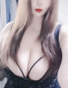 秦淮丰满巨乳少妇