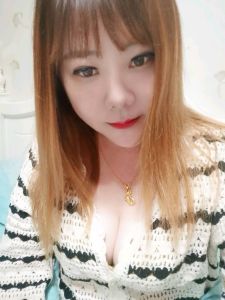 会夹的巨乳少妇