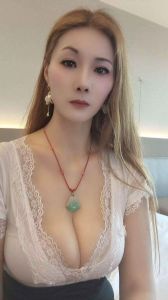 制服大奶姐姐