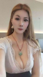 制服大奶姐姐