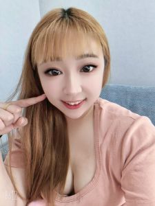 咸水沽舌吻靓妹