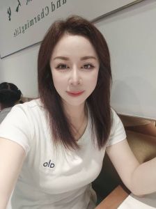 返食骚少妇琪琪