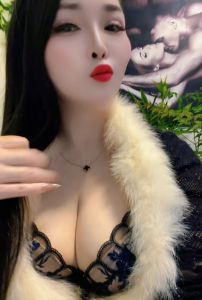 丰乳肥臀熟女，服务系