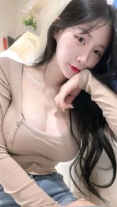 白得发光的细支硕果小妹妹