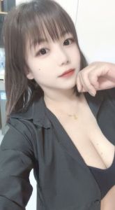 大胸辣妹子