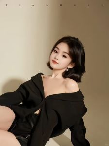 侗族清纯可爱美女