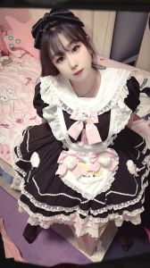 初下海外萌内骚小少妇