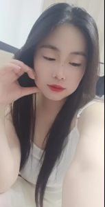 玩累了，还有陪玩王者的小姐姐