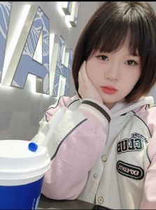 夫子庙有听障的一位妹妹