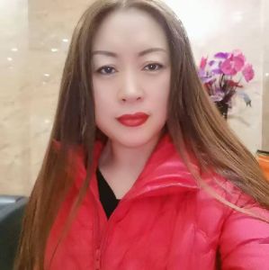 小店气质少妇