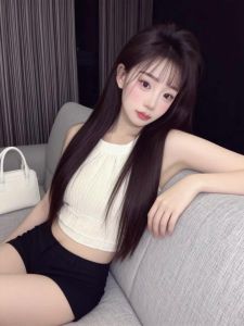 气质粉嫩多汁小骚货