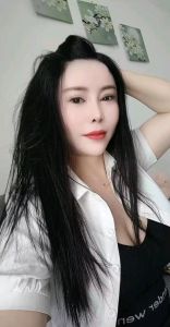 大奶骚妇