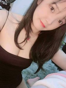 性感肤白小美