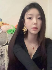 肤白貌美气质女友