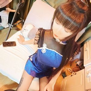 精致小巧玲珑妹子 