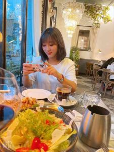 短发御姐妙妙