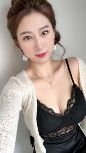 气质型翘臀小姐姐