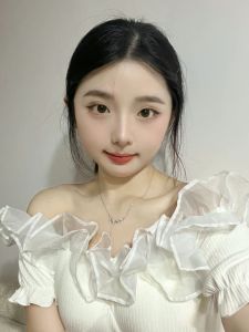 乖巧甜美女孩