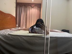 雨花潮喷一字马少妇