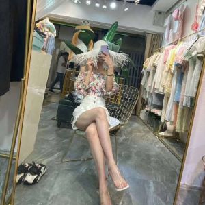 雨花潮喷一字马少妇