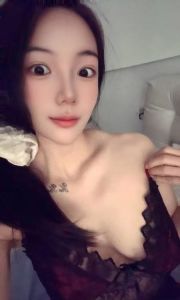 身材特好闷骚妹子