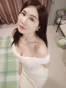 金水肤白翘臀少妇