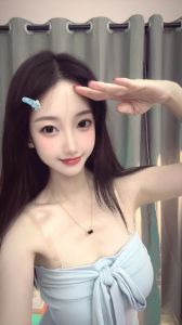 美乳炸机蕾蕾