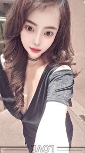 西山大奶妞盘她