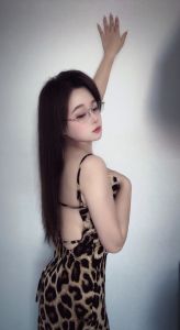 桥西眼镜妹花花