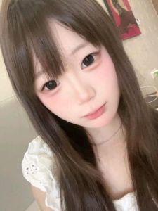 肤白貌美小萝莉