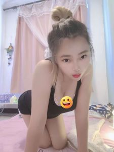 大屁股肥肥一线天