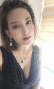 身材性感美女