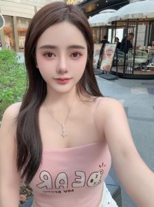 东城小橙子，肤白貌美，水润多汁