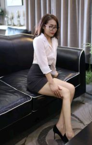 sm三通服务型熟女
