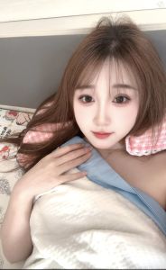 性感白嫩小甜妹