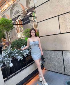 东城小橙子，肤白貌美自聊自做