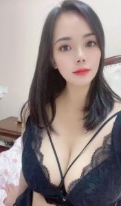 湖塘购物中心少妇