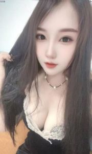 丰满大胸小骚妇