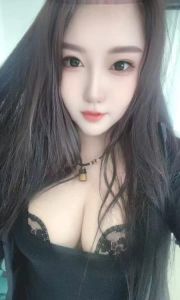 丰满大胸小骚妇