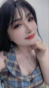 白嫩大胸骚妇