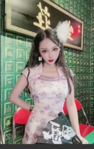 上城彤彤
