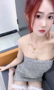 朝阳反差小萝莉