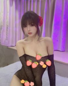 肤白颜值桃桃