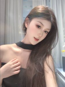 性感豹纹制服女友嫩妹