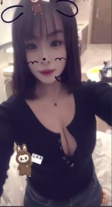 高挑性感身材颜值嫩妹