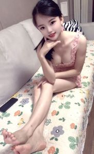 甜美乖乖女