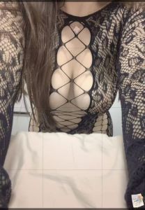 高性价比 · 刚下海不久的大奶嫩妹待调教-值得体验